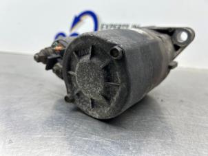 Gebruikte Startmotor Renault Clio III (BR/CR) 1.2 16V 75 Prijs € 40,00 Margeregeling aangeboden door Gebr Opdam B.V.