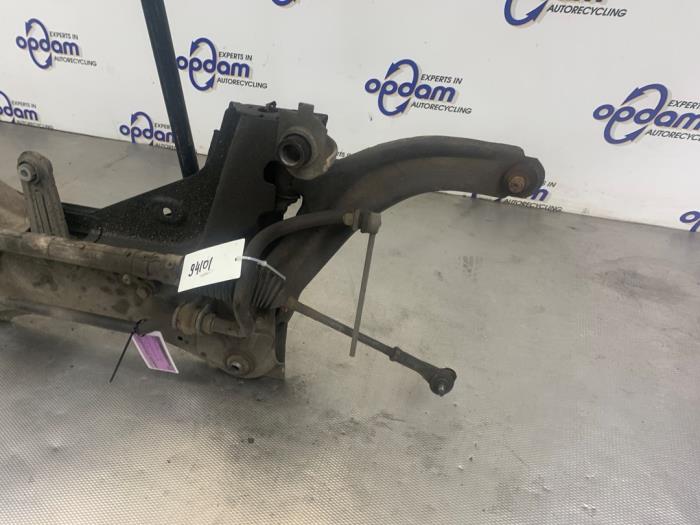 Subframe van een Renault Clio III (BR/CR) 1.2 16V 75 2009