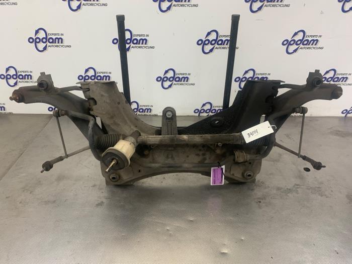 Subframe van een Renault Clio III (BR/CR) 1.2 16V 75 2009