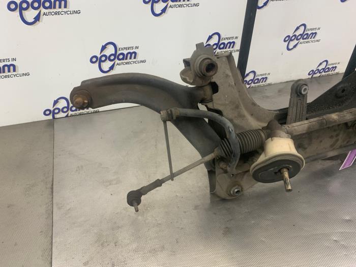 Subframe van een Renault Clio III (BR/CR) 1.2 16V 75 2009