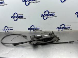 Gebruikte Handrem motor Opel Meriva 1.4 Turbo 16V ecoFLEX Prijs € 225,00 Margeregeling aangeboden door Gebr Opdam B.V.