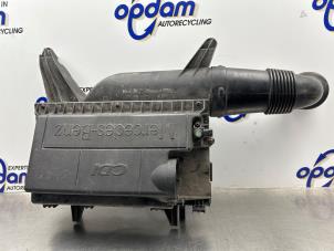 Gebruikte Luchtfilterhuis Mercedes Vito (639.6) 2.2 113 CDI 16V Euro 5 Prijs € 50,00 Margeregeling aangeboden door Gebr Opdam B.V.
