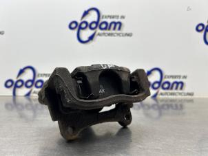 Gebruikte Remklauw (Tang) links-achter Mercedes Vito (639.6) 2.2 113 CDI 16V Euro 5 Prijs € 50,00 Margeregeling aangeboden door Gebr Opdam B.V.