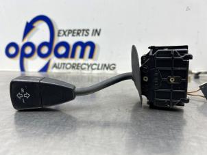 Gebruikte Knipperlicht Schakelaar BMW 3 serie Compact (E36/5) 316i Prijs € 30,00 Margeregeling aangeboden door Gebr Opdam B.V.