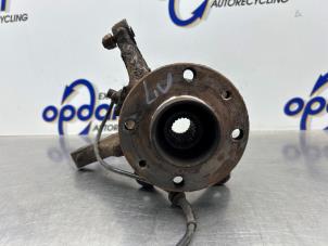 Gebruikte Fusee links-voor Renault Twingo (C06) 1.2 Prijs € 50,00 Margeregeling aangeboden door Gebr Opdam B.V.