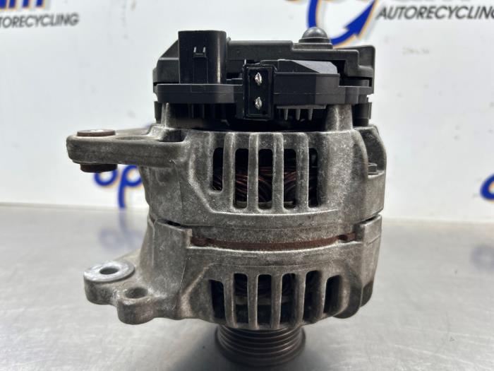 Gebruikte Dynamo Volkswagen Golf IV (1J1) 1.6 Prijs € 50,00 Margeregeling aangeboden door Gebr Opdam B.V.