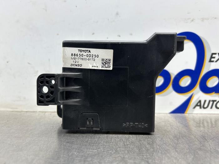 Gebruikte Computer Koeling Toyota Yaris II (P9) 1.0 12V VVT-i Prijs € 50,00 Margeregeling aangeboden door Gebr Opdam B.V.