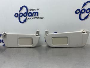 Gebruikte Zonneklep Opel Corsa C (F08/68) 1.2 16V Prijs € 40,00 Margeregeling aangeboden door Gebr Opdam B.V.