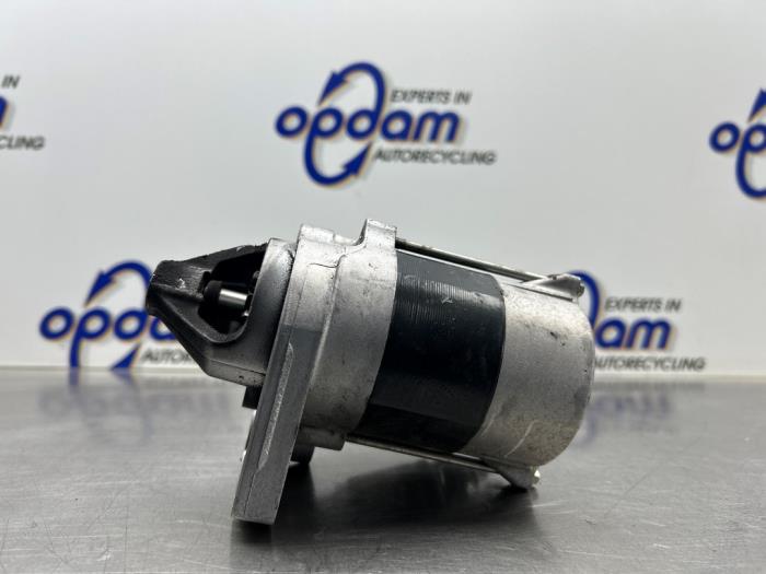 Gebruikte Startmotor Peugeot 208 II (UB/UH/UP) 1.2 Vti 12V PureTech 75 Prijs € 75,00 Margeregeling aangeboden door Gebr Opdam B.V.