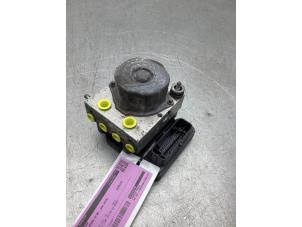 Gebruikte ABS Pomp Nissan Micra (K13) 1.2 12V Prijs € 125,00 Margeregeling aangeboden door Gebr Opdam B.V.