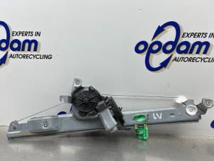 Gebruikte Raammechaniek 4Deurs links-voor Renault Scénic II (JM) 1.6 16V Prijs € 50,00 Margeregeling aangeboden door Gebr Opdam B.V.