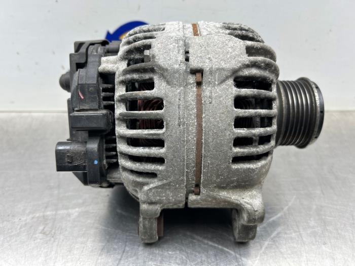 Gebruikte Dynamo Volkswagen Caddy III (2KA,2KH,2CA,2CH) 1.9 TDI Prijs € 60,00 Margeregeling aangeboden door Gebr Opdam B.V.