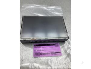 Gebruikte Display Interieur Nissan Navara (D40) 2.5 dCi 16V 4x4 Prijs € 100,00 Margeregeling aangeboden door Gebr Opdam B.V.