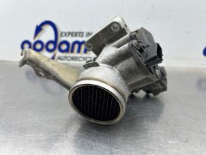 Gebruikte Gasklephuis Nissan Micra (K11) 1.4 16V Prijs € 50,00 Margeregeling aangeboden door Gebr Opdam B.V.