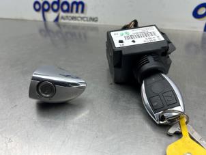 Gebruikte Kontaktslot + Sleutel Mercedes B (W245) 1.7 B-170 16V Prijs € 125,00 Margeregeling aangeboden door Gebr Opdam B.V.