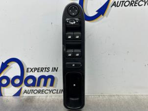 Gebruikte Raam schakelaar elektrisch Peugeot 307 Break (3E) 2.0 16V Prijs € 40,00 Margeregeling aangeboden door Gebr Opdam B.V.