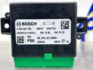 Gebruikte Module PDC Citroen C4 Cactus (0B/0P) 1.2 PureTech 82 12V Prijs € 50,00 Margeregeling aangeboden door Gebr Opdam B.V.