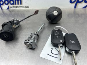 Gebruikte Set Cilindersloten (compleet) Citroen C4 Cactus (0B/0P) 1.2 PureTech 82 12V Prijs € 125,00 Margeregeling aangeboden door Gebr Opdam B.V.