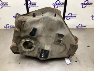 Gebruikte Tank Mazda 5 (CR19) 2.0i 16V Prijs € 100,00 Margeregeling aangeboden door Gebr Opdam B.V.