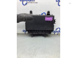 Gebruikte Luchtfilterhuis Mercedes Vito (447.6) 1.6 109 CDI 16V Prijs € 60,50 Inclusief btw aangeboden door Gebr Opdam B.V.