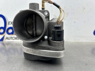 Gebruikte Gasklephuis Renault Megane II CC (EM) 1.6 16V Prijs € 50,00 Margeregeling aangeboden door Gebr Opdam B.V.