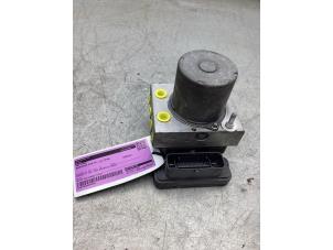 Gebruikte ABS Pomp Mercedes Vito (447.6) 1.6 109 CDI 16V Prijs € 211,75 Inclusief btw aangeboden door Gebr Opdam B.V.