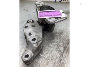 Gebruikte Motorsteun Mercedes Vito (447.6) 1.6 109 CDI 16V Prijs € 42,35 Inclusief btw aangeboden door Gebr Opdam B.V.