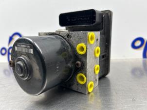 Gebruikte ABS Pomp Opel Astra H GTC (L08) 1.6 16V Prijs € 125,00 Margeregeling aangeboden door Gebr Opdam B.V.