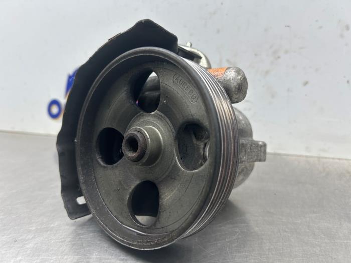 Stuurbekrachtiging Pomp van een Peugeot Bipper (AA) 1.4 HDi 2010