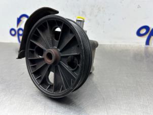 Gebruikte Stuurpomp Volvo V40 (VW) 2.0 16V Turbo Prijs € 70,00 Margeregeling aangeboden door Gebr Opdam B.V.