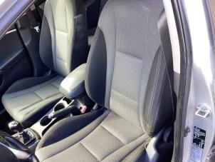 Gebruikte Armleuning Hyundai i30 (GDHB5) 1.6 CRDi Blue Drive 16V VGT Prijs op aanvraag aangeboden door Gebr Opdam B.V.