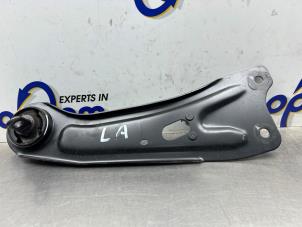 Gebruikte Draagarm links-achter Kia Ceed Sportswagon (CDF) 1.5 T-GDI 16V Eco-Dynamics+ Prijs € 60,00 Margeregeling aangeboden door Gebr Opdam B.V.