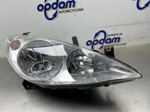 Gebruikte Koplamp rechts Peugeot 307 SW (3H) 2.0 16V Prijs € 50,00 Margeregeling aangeboden door Gebr Opdam B.V.
