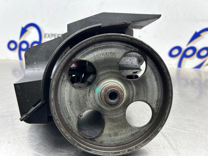 Gebruikte Pomp Servo Peugeot 206+ (2L/M) 1.1 XR,XS Prijs € 75,00 Margeregeling aangeboden door Gebr Opdam B.V.