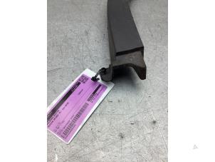 Gebruikte Wielrand achter Suzuki Vitara (LY/MY) 1.6 16V VVT Prijs € 30,00 Margeregeling aangeboden door Gebr Opdam B.V.