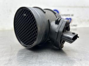 Gebruikte Luchtmassameter Alfa Romeo 159 (939AX) 2.2 JTS 16V Prijs € 40,00 Margeregeling aangeboden door Gebr Opdam B.V.