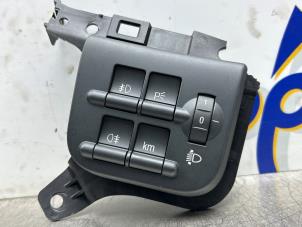 Gebruikte Schakelaar Koplamp Ihv Alfa Romeo 159 (939AX) 2.2 JTS 16V Prijs € 70,00 Margeregeling aangeboden door Gebr Opdam B.V.