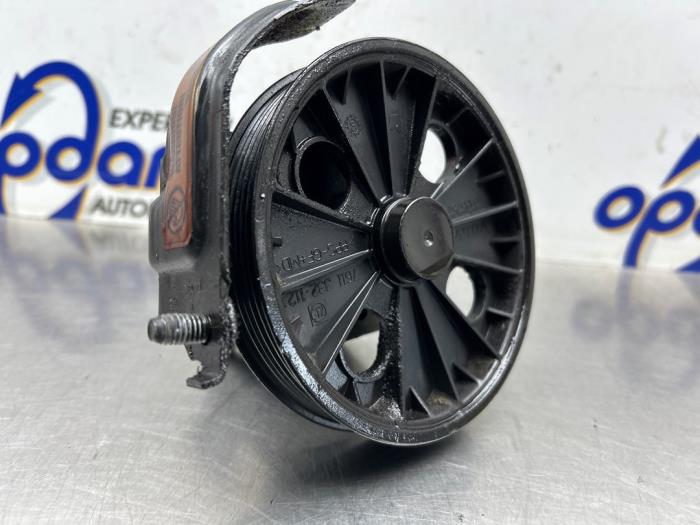 Gebruikte Servopomp Volvo V40 (VW) 2.0 16V Prijs € 75,00 Margeregeling aangeboden door Gebr Opdam B.V.