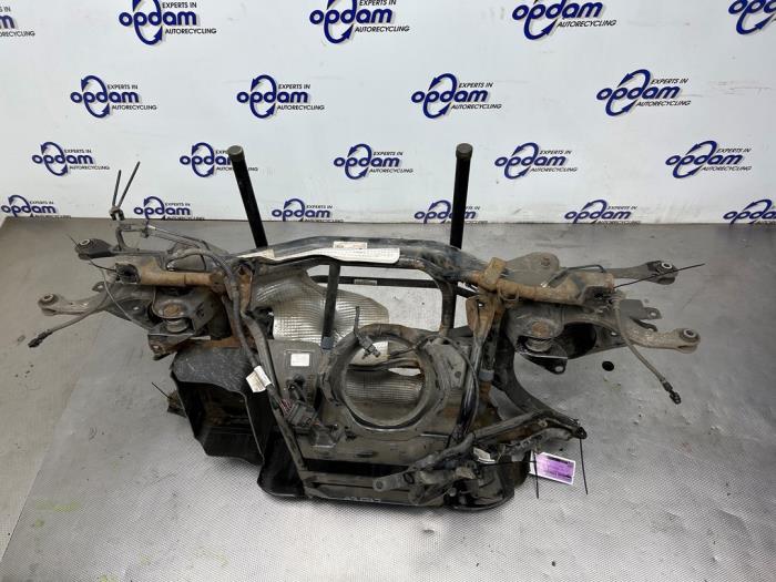 Subframe van een Volkswagen Golf VIII (CD1) 1.4 eHybrid 16V 2020