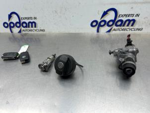 Gebruikte Slotenset Cilinder (compleet) Skoda Fabia II Combi 1.2i 12V Prijs € 75,00 Margeregeling aangeboden door Gebr Opdam B.V.