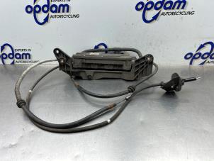 Gebruikte Handrem motor Renault Grand Scénic II (JM) 2.0 16V Prijs € 300,00 Margeregeling aangeboden door Gebr Opdam B.V.