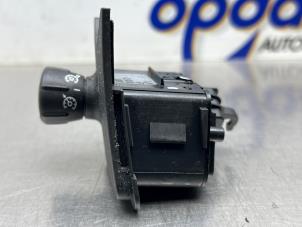 Gebruikte Tempomaat Bediening Renault Grand Scénic II (JM) 2.0 16V Prijs € 25,00 Margeregeling aangeboden door Gebr Opdam B.V.