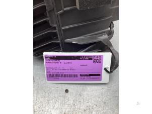 Gebruikte Luchtfilterhuis Renault Scénic IV (RFAJ) 1.2 TCE 115 16V Prijs € 40,00 Margeregeling aangeboden door Gebr Opdam B.V.