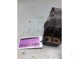 Gebruikte Motorrubber Renault Scénic IV (RFAJ) 1.2 TCE 115 16V Prijs € 35,00 Margeregeling aangeboden door Gebr Opdam B.V.