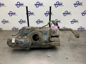 Gebruikte Tank Hyundai i10 (B5) 1.0 12V Prijs € 200,00 Margeregeling aangeboden door Gebr Opdam B.V.