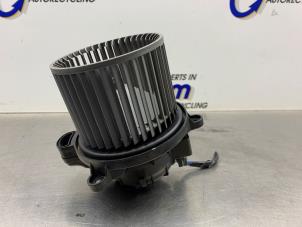 Gebruikte Chaufage Ventilatiemotor Hyundai i10 (B5) 1.0 12V Prijs € 50,00 Margeregeling aangeboden door Gebr Opdam B.V.