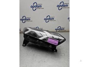 Gebruikte Koplamp rechts Dacia Jogger 1.0 TCe 100 Bi-Fuel , ECO-G 12V Prijs € 600,00 Margeregeling aangeboden door Gebr Opdam B.V.