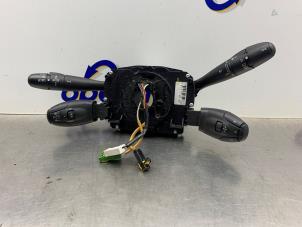 Gebruikte Licht + Raw Schakelaar Peugeot 207 SW (WE/WU) 1.4 16V Vti Prijs € 150,00 Margeregeling aangeboden door Gebr Opdam B.V.