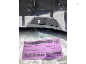 Gebruikte Tellerklok Skoda Fabia II Combi 1.2 TDI 12V Greenline Prijs € 50,00 Margeregeling aangeboden door Gebr Opdam B.V.