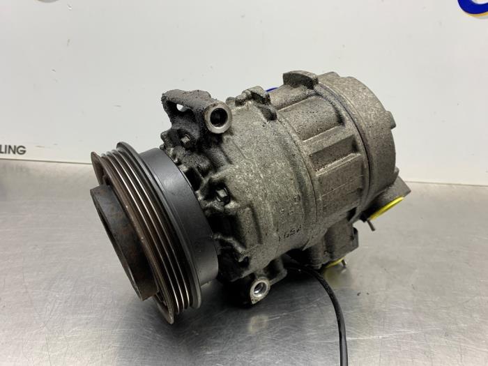 Gebruikte Aircopomp Volkswagen Passat Variant (3B6) 2.0 20V Prijs € 50,00 Margeregeling aangeboden door Gebr Opdam B.V.